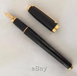 ST DUPONT Fidelio Black laquer and gold trim Fountain Pen 14k Fine Nib