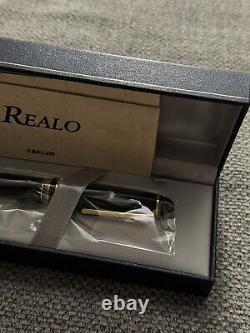 Sailor 1911 Profit Realo 21k Fountain Pen Black withGold Trim Fine Nib