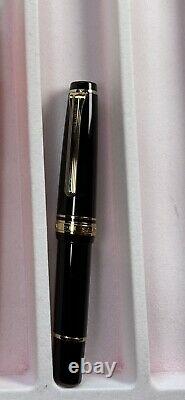 Sailor Professional Pro Gear Slim Mini Black Gold Fountain Pen 14k Fine Nib