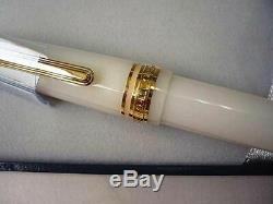 Sailor SHIKIORI Four Seasons Moon Fountain Pen 14K Ivory White MF nib Japan