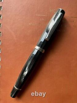 Scribo Feel Vulcano Fountain Pen 14K Broad Flex Nib