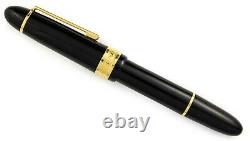 Senator President Black & Gold Fountain Pen 18k B Nib NOS (W. GERMANY)