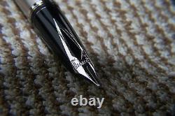 Sheaffer Legacy 2 Platinum & Black Fountain Pen 18K Medium NIB