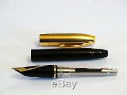 Sheaffer Legacy Fountain Pen In Black Lacquer & Gold Cap With 18k Nib Nr Mint