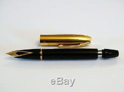 Sheaffer Legacy Fountain Pen In Black Lacquer & Gold Cap With 18k Nib Nr Mint