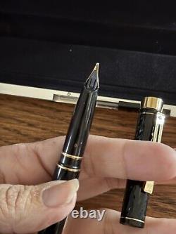 Sheaffer fountain pen White dot Black Top Texture