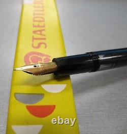 Staedtler Fountain Pen Black Lacquer & Gold Medium Pt New In Box Very Rare Pen