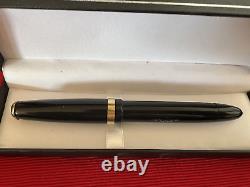 The Royal Pen Fountain Pen Black IN Piston With Pouch Marking Vintage