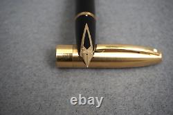 VTG SHEAFFER LEGACY 1 Fountain Pen Black withBrushed Gold Cap & 18K Gold Nib VG+