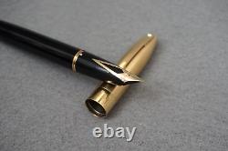 VTG SHEAFFER LEGACY 1 Fountain Pen Black withBrushed Gold Cap & 18K Gold Nib VG+