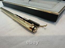 Vintage 22K Gold & Black Lacquer Cross Signature Fountain Pen