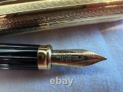 Vintage 22K Gold & Black Lacquer Cross Signature Fountain Pen