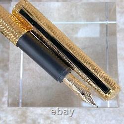 Vintage Dunhil Fountain Pen Barley Pattern Gold Finish Black Clip with Case