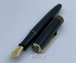 Vintage Gucci Black Gold Plated Fountain Pen