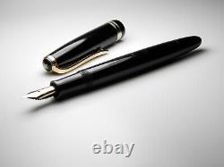 Vintage Osmia 223 Fountain Pen-Jet Black-14K Gold EF Nib-Germany 1930s