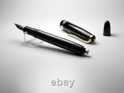 Vintage Osmia 223 Fountain Pen-Jet Black-14K Gold EF Nib-Germany 1930s