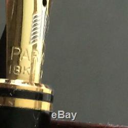 Vintage PARKER DUOFOLD International Fountain Pen Pearl & Black 18K Gold F Nib