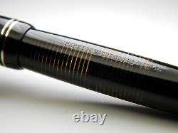 Vintage Parker Vacumatic Fountain Pen-Laminated Black-14K Gold Nib-USA 1946