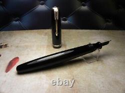 Vintage Parker Vacumatic Fountain Pen-Laminated Black-14K Gold Nib-USA 1946