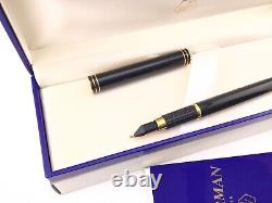 WATERMAN EXECUTIVE BLACK LACQUER Fountain Pen 18K Med nib NEW