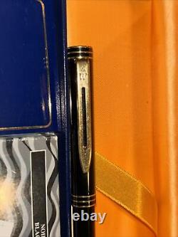 Waterman Exclusive Fountain Pen Black Lacquer 18K Gold Nib France