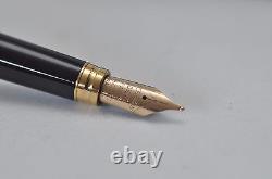 Waterman Gentleman Fountain Pen Black Lacquer & Gold 18K Gold Broad Pt In Box