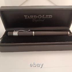 Yard-O-Led Standard Retro Barley Pattern Black Fountain Pen