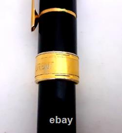 Yves Saint Laurent Oversize Fountain Pen Black Lacquer With Gold Bands