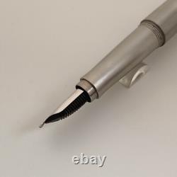 Stylo à plume en cuir noir Porsche Design P3150 avec clip en acier inoxydable