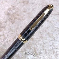 Stylo plume Cartier Limited Louis Dandy Edition motif croco avec étui