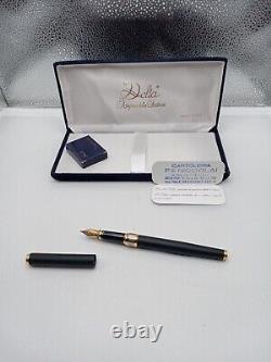 Stylo-plume Delta Artigianni Scrittura en noir satiné pointe fine - dans une boîte