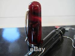 Stylo-plume Mib Moyen Marlen Essence Noir Et Rouge Bordeaux