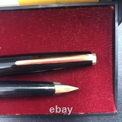 Stylo-plume Montblanc 310 Noir & Or, pointe extra fine, jamais utilisé