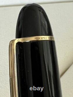 Stylo-plume Montblanc Meisterstuck 149 115383 noir et or pointe fine F