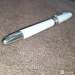 Stylo-plume Montblanc blanc et argent authentique, ouvert à Mumbai, numéro de série