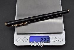 Stylo-plume Montblanc en résine noir avec étoile blanche