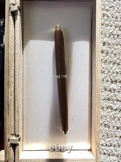 Stylo-plume Nakaya rare en cuir avec des accents en or, taille M et plume en or 14k