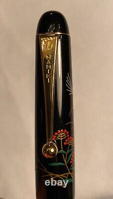 Stylo plume Namiki Nippon Art Wildflower en or 14k avec une pointe large.