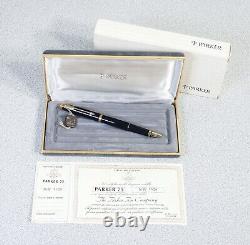 Stylo plume Parker 75 en laque noire classique des années 1960 en France Box