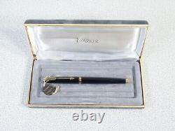 Stylo plume Parker 75 en laque noire classique des années 1960 en France Box