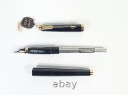 Stylo plume Parker 75 en laque noire classique des années 1960 en France Box