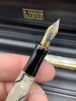 Stylo-plume Parker Duofold, Noir et Perle, Nib 18K Avec Boîte