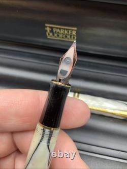 Stylo-plume Parker Duofold, Noir et Perle, Nib 18K Avec Boîte
