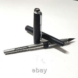 Stylo-plume Parker Falcon 50 noir TX 1978 avec clip