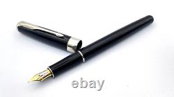 Stylo-plume Parker Sonnet Série En Boîte Rare Finition Chrome Noir 18k Nib Moyen