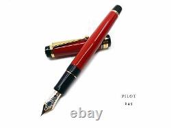 Stylo plume Pilot Custom 845 en ébonite Urushi n° 15 18K rouge ou noir