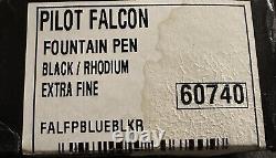 Stylo-plume Pilot Falcon noir et rhodium avec plume large souple, prix de détail recommandé de 300 $