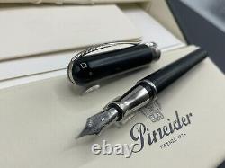 Stylo-plume Pineider Italie Avatar UR pointe fine en onyx noir avec garniture chromée - Neuf