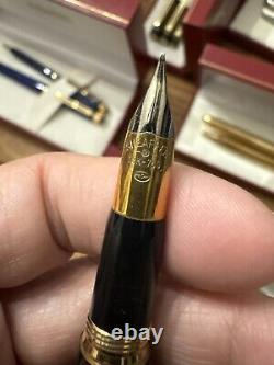 Stylo plume Sheaffer 23K E. P. avec plume de 18K, moyen, en boîte laquée noire