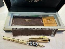 Stylo plume Signature Vintage en or 22 carats et laque noire croix